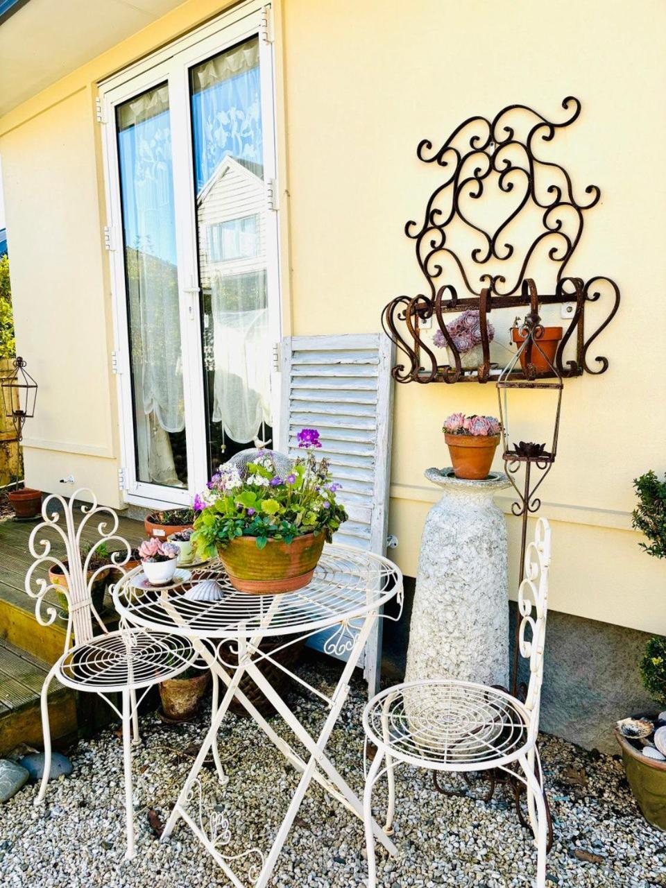 Papanui Paris Inspired Apartment クライストチャーチ エクステリア 写真